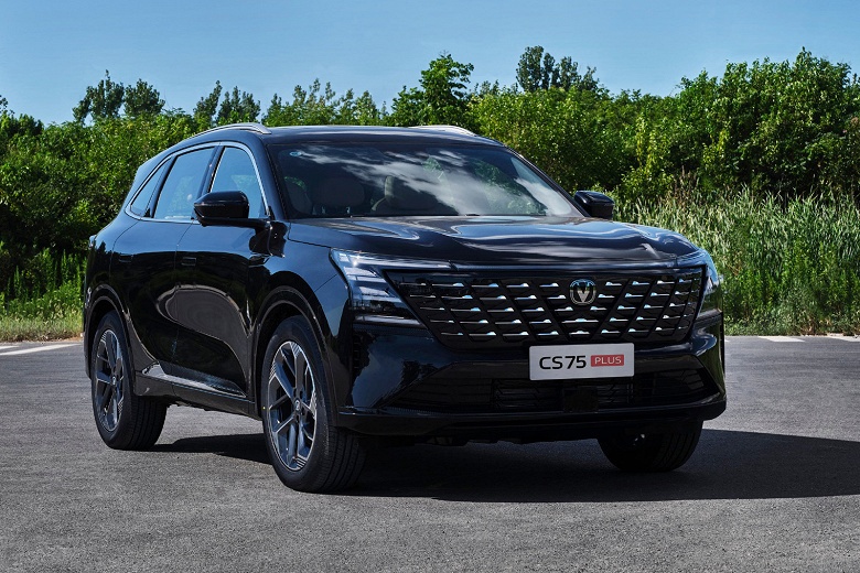 Новейший Changan CS75 Plus за 17,4 тыс. долларов и с 8-ступенчатым &laquo;автоматом&raquo; Aisin пользуется популярностью в Китае: 10&nbsp;000 заказов за 10 дней